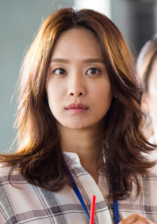 李素馨（朴贞雅饰演）