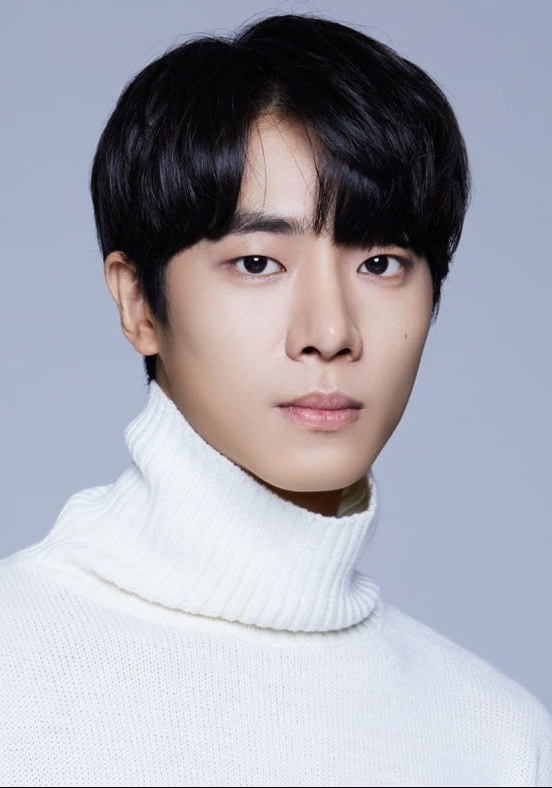 秋英宇（秋英宇饰演）