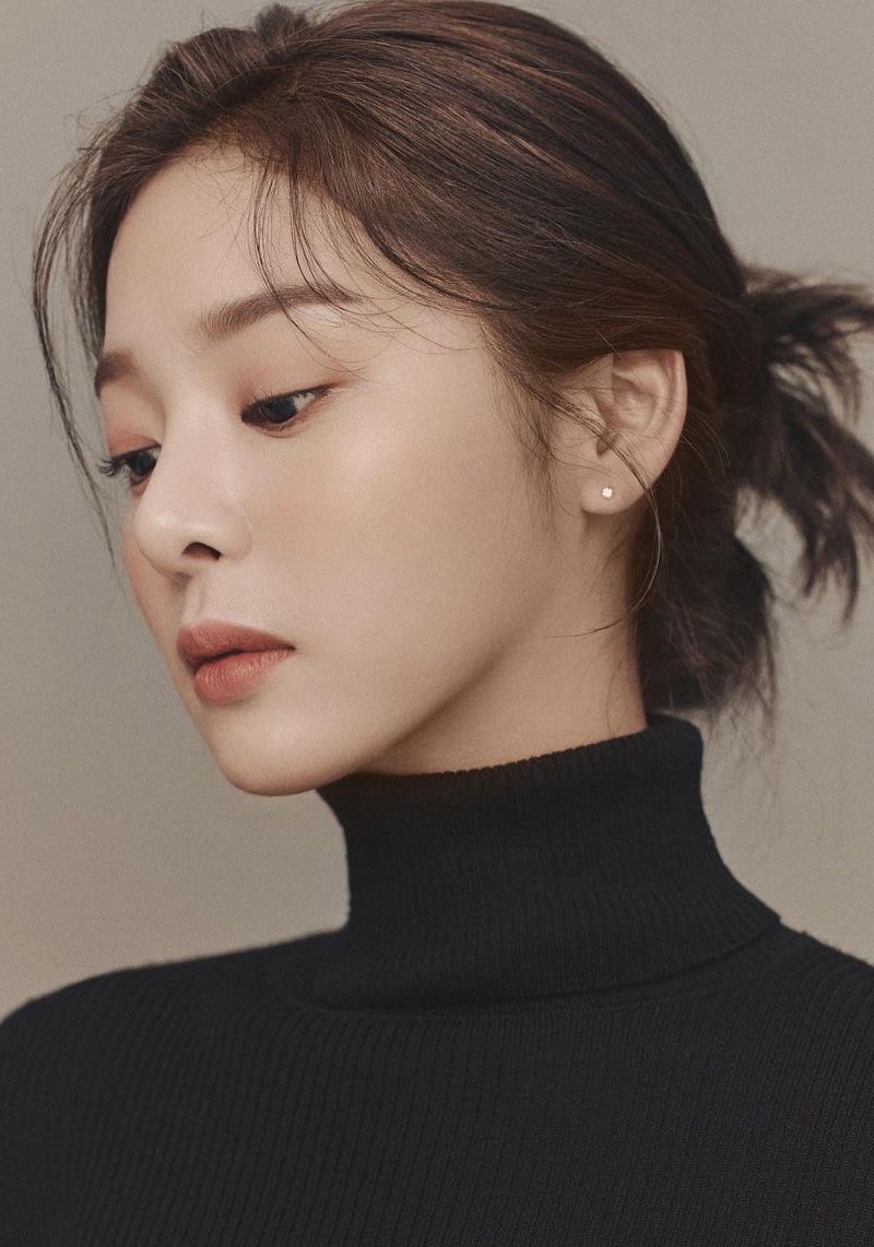 薛仁雅（薛仁雅饰演）