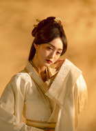 大乔（何泓姗饰演）