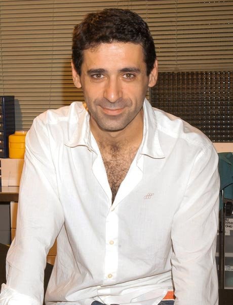 纳乔·弗雷斯内达（Ezequiel饰演）