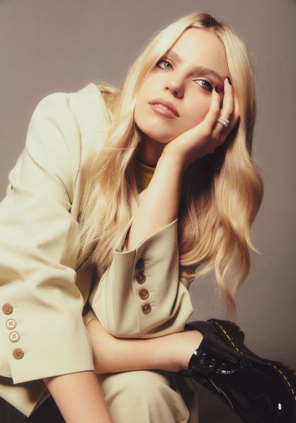 芮妮·拉普（Leighton Murray饰演）