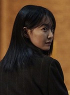李周妍（申敏儿饰演）
