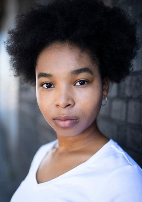 德莱尼·海勒斯（Claudia饰演）