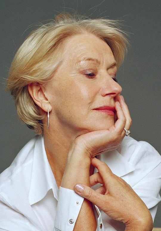 海伦·米伦（Maeve Harrigan饰演）