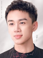 汪朕（王硕饰演）