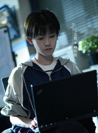 杨佳佳（王艺哲饰演）