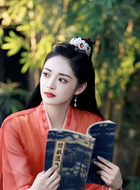 杨望月（周洁琼饰演）