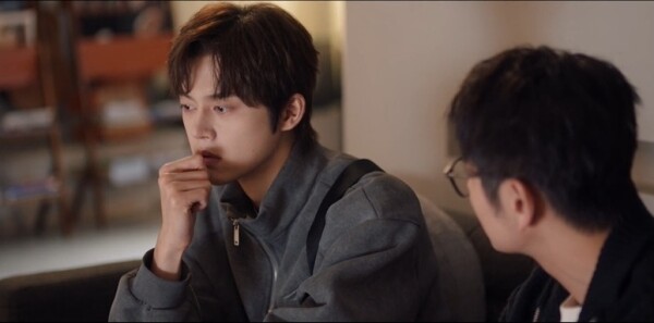 校服的裙摆第13集剧照