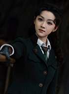 尹新月（王奕婷饰演）