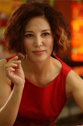 左妈（高宝宝饰演）