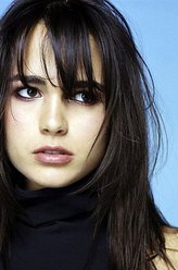 莫林·卡希尔（乔丹娜·布鲁斯特饰演）