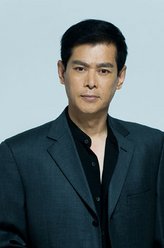 祁政委（刘长纯饰演）