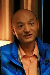 王大成（巴多饰演）