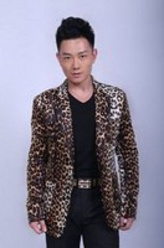 沈时（杨晨饰演）