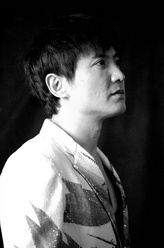 郝建（沈腾饰演）