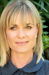 Martha（拉妲·米契尔饰演）