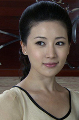 陆晓彤（刘梓妍饰演）