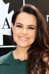 Jennifer Goines（埃米丽·汉普希尔饰演）