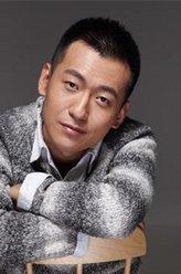 许志（戚九洲饰演）