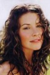 伊万杰琳·莉莉（伊万杰琳·莉莉饰演）