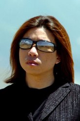 高峰（郭峰饰演）