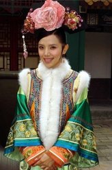 费云烟/丽嫔（李佳璇饰演）