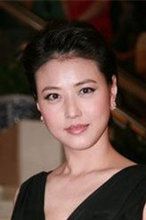 王若玲（周海媚饰演）