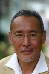 冈村宁次（平田康之饰演）