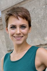 Amelia Folch（奥拉·加里多饰演）