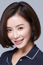吴敏（瑛子饰演）