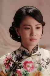 卢琳（侯梦莎饰演）