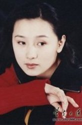 吴卿怜（常景如饰演）