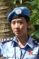 周婧（苗圃饰演）