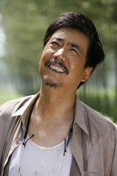 严守礼（范明饰演）