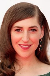 艾米·菲拉·福勒（马伊姆·拜力克饰演）