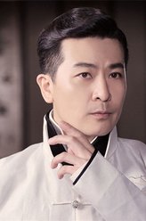 隆继宗（于毅饰演）