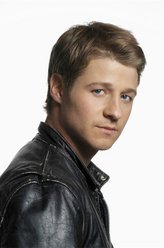 詹姆斯·戈登（本杰明·麦肯锡饰演）