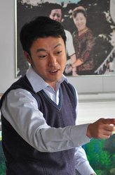 黄成（曹炳琨饰演）