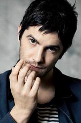 迪奥·帕特雷（吉姆·斯特吉斯饰演）