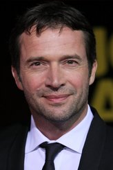 詹姆斯·鲍弗（詹姆斯·鲍弗饰演）