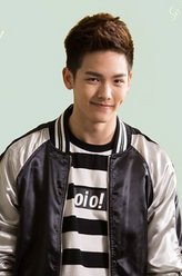 王晋礼（王以纶饰演）