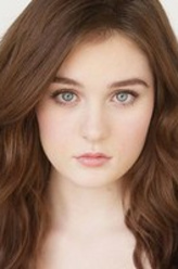 格蕾丝·维多利亚·考克斯（格蕾丝·维多利亚·考克斯饰演）