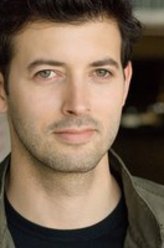 Jonathan Watton（Jonathan Watton饰演）