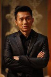 孔嘉诚（李晨饰演）