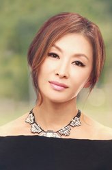 王紫实（李美淑饰演）