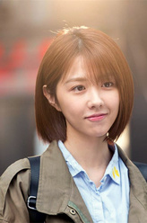 卫芬青（Yu-Wei Shao饰演）