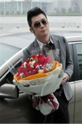 尚伟志（曹征饰演）