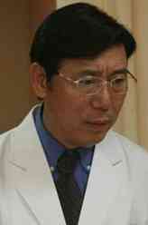 叶明辉（李成儒饰演）