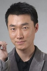 齐远举（张振华饰演）